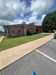 100 SE Executive Drive 3, Bentonville, AR 72712