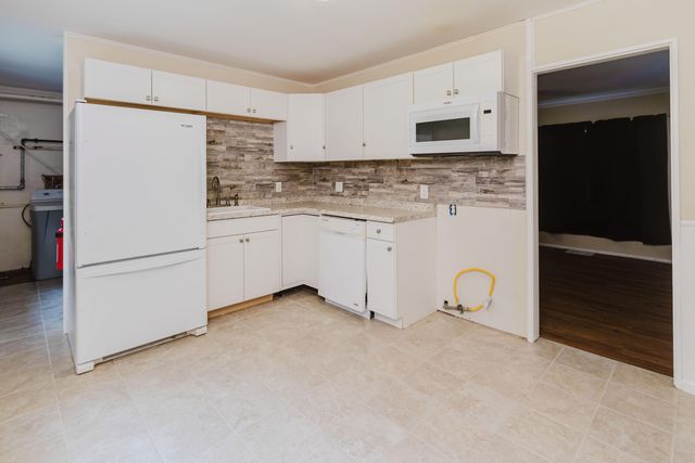 4250 Pembrook Street, Kalamazoo City, MI 49008