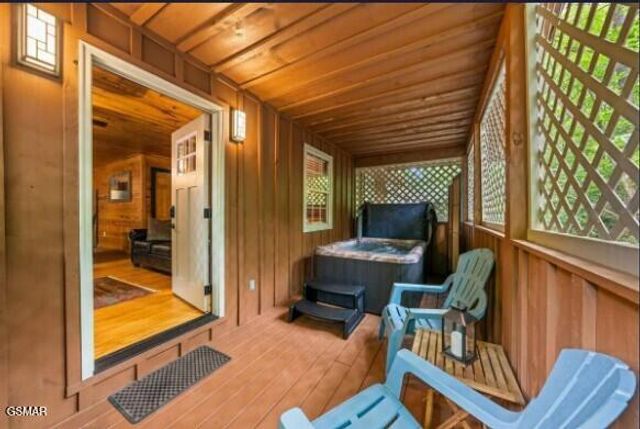 4151 Oak Ridge Street, Pigeon Forge, TN 37863