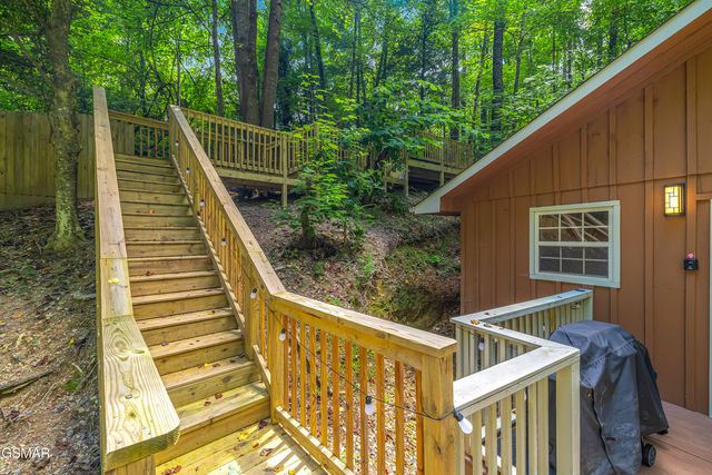 4151 Oak Ridge Street, Pigeon Forge, TN 37863