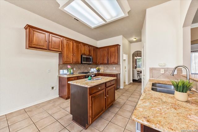 18031 Keystone Blf, San Antonio, TX 78258