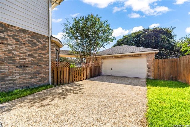18031 Keystone Blf, San Antonio, TX 78258