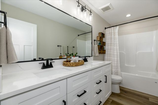 1604 SW Franklin Drive, Ankeny, IA 50023