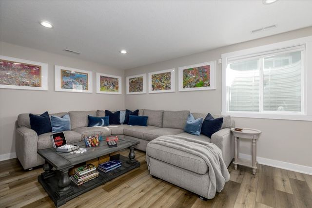 1604 SW Franklin Drive, Ankeny, IA 50023