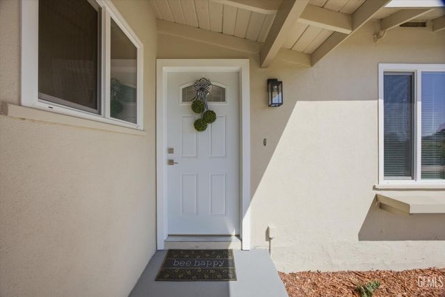 2401 Kenwood Road, Bakersfield, CA 93306