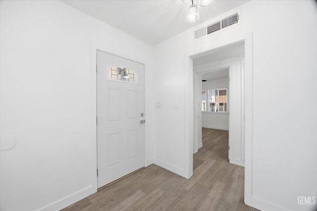 2401 Kenwood Road, Bakersfield, CA 93306