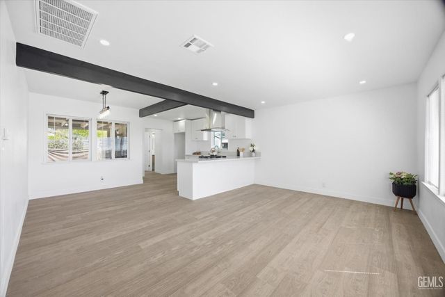 2401 Kenwood Road, Bakersfield, CA 93306