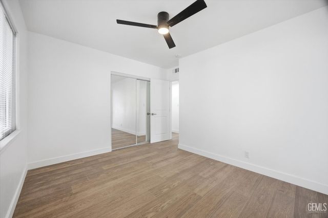 2401 Kenwood Road, Bakersfield, CA 93306