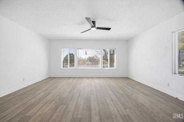 2401 Kenwood Road, Bakersfield, CA 93306