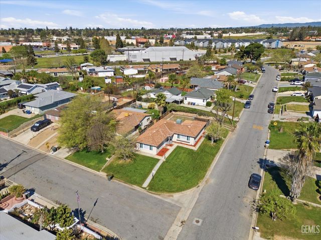 2401 Kenwood Road, Bakersfield, CA 93306