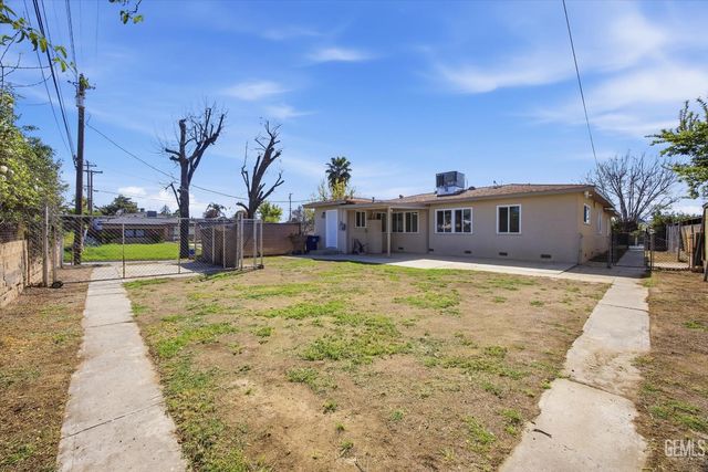 2401 Kenwood Road, Bakersfield, CA 93306