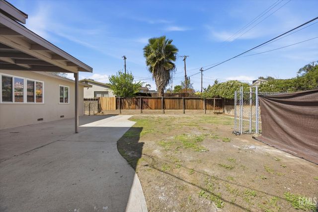 2401 Kenwood Road, Bakersfield, CA 93306