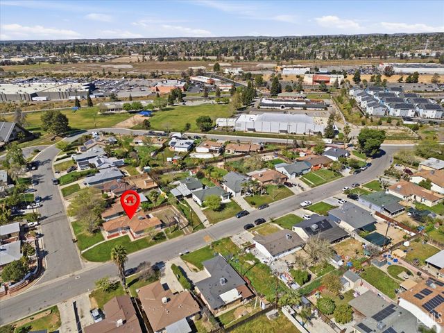 2401 Kenwood Road, Bakersfield, CA 93306