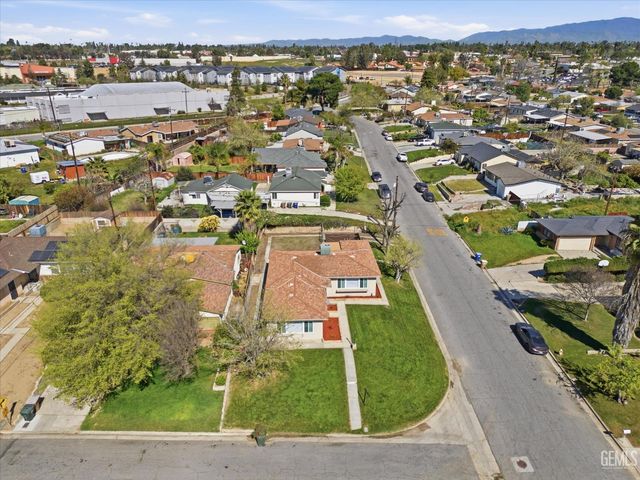 2401 Kenwood Road, Bakersfield, CA 93306