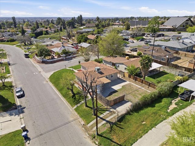 2401 Kenwood Road, Bakersfield, CA 93306
