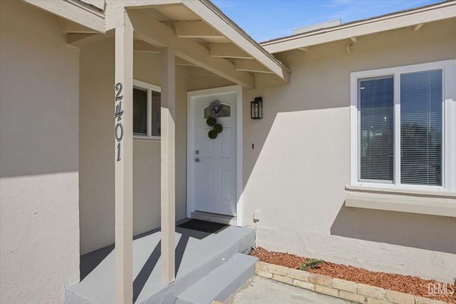 2401 Kenwood Road, Bakersfield, CA 93306