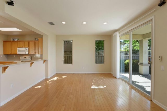 1001 Magnolia Ln, Lincoln, CA 95648