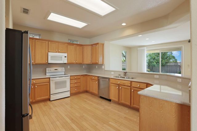1001 Magnolia Ln, Lincoln, CA 95648