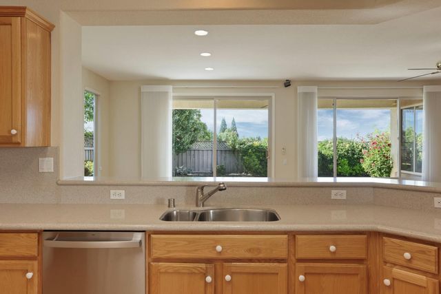 1001 Magnolia Ln, Lincoln, CA 95648