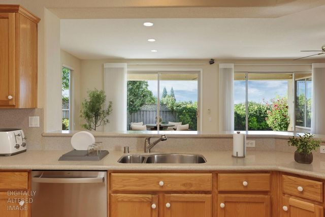 1001 Magnolia Ln, Lincoln, CA 95648