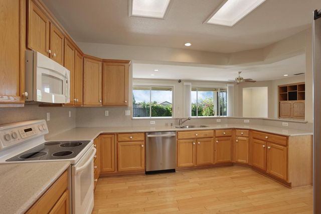 1001 Magnolia Ln, Lincoln, CA 95648