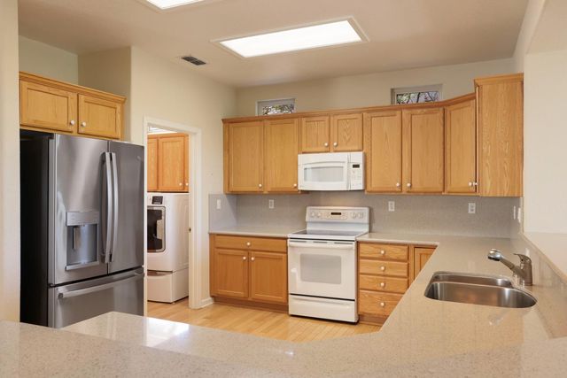 1001 Magnolia Ln, Lincoln, CA 95648