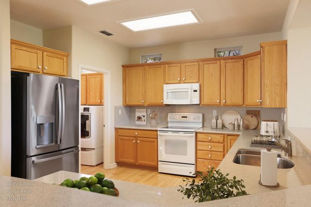1001 Magnolia Ln, Lincoln, CA 95648