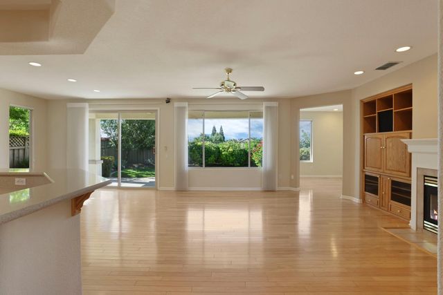 1001 Magnolia Ln, Lincoln, CA 95648