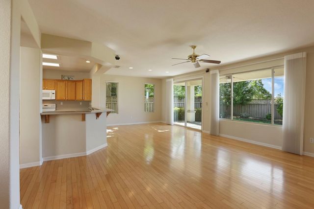 1001 Magnolia Ln, Lincoln, CA 95648