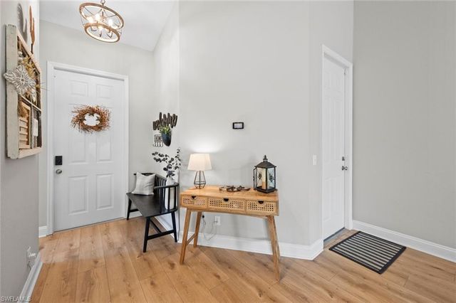 1070 21st ST SW, Naples, FL 34117