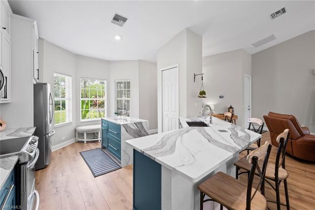 1070 21st ST SW, Naples, FL 34117