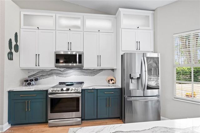 1070 21st ST SW, Naples, FL 34117