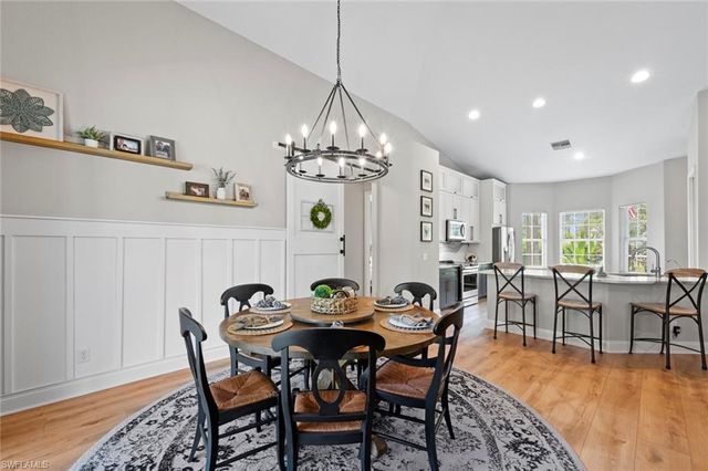 1070 21st ST SW, Naples, FL 34117