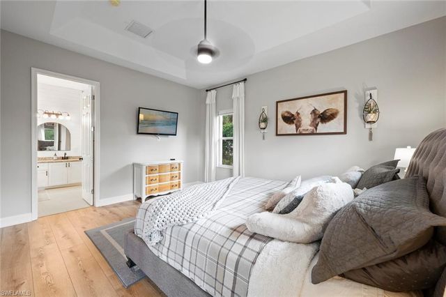 1070 21st ST SW, Naples, FL 34117