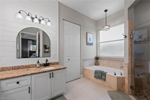 1070 21st ST SW, Naples, FL 34117