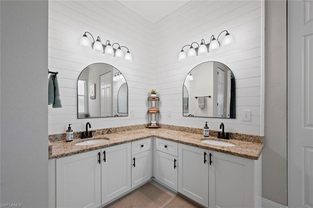 1070 21st ST SW, Naples, FL 34117