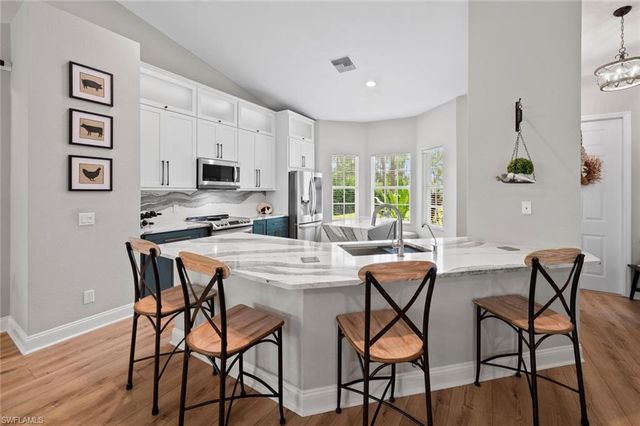 1070 21st ST SW, Naples, FL 34117