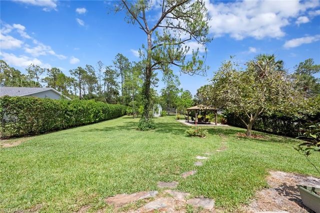 1070 21st ST SW, Naples, FL 34117