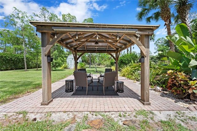 1070 21st ST SW, Naples, FL 34117