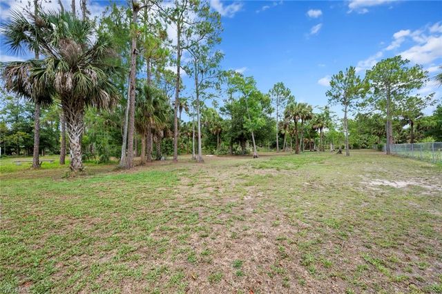 1070 21st ST SW, Naples, FL 34117