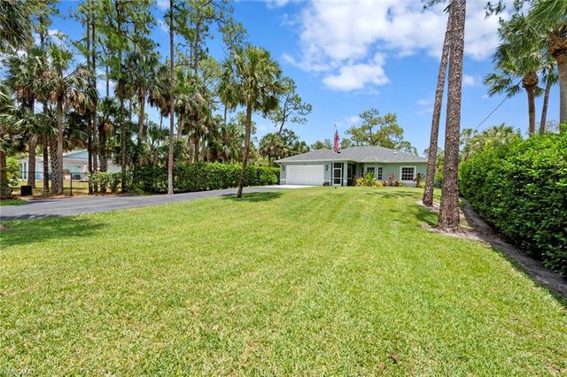 1070 21st ST SW, Naples, FL 34117