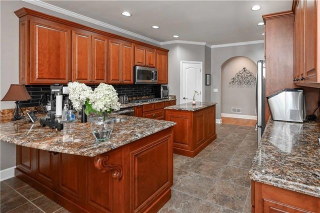 8227 Farmington Lane, Winston, GA 30187