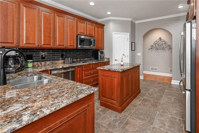 8227 Farmington Lane, Winston, GA 30187