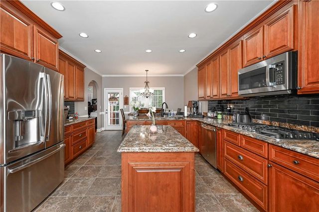8227 Farmington Lane, Winston, GA 30187