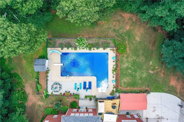 8227 Farmington Lane, Winston, GA 30187