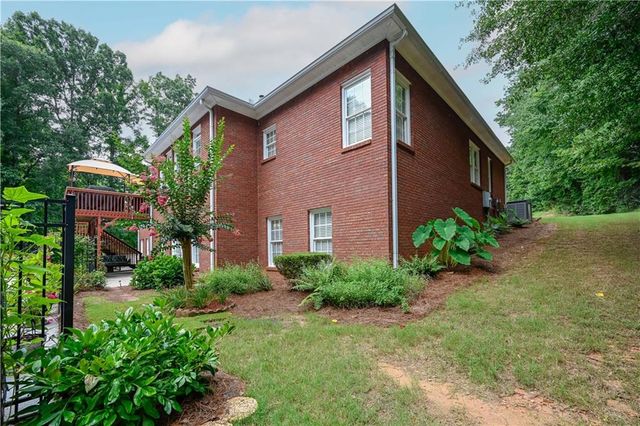 8227 Farmington Lane, Winston, GA 30187