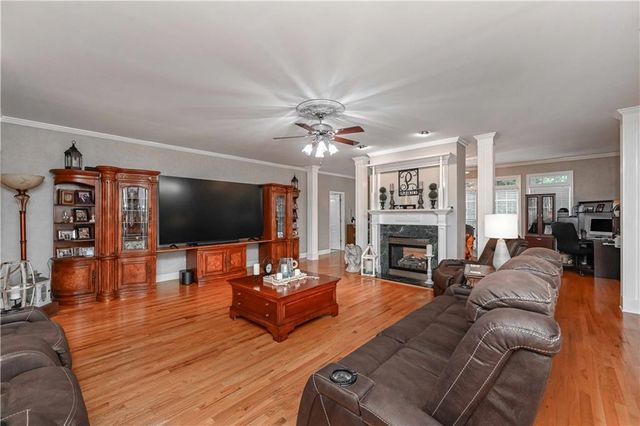 8227 Farmington Lane, Winston, GA 30187