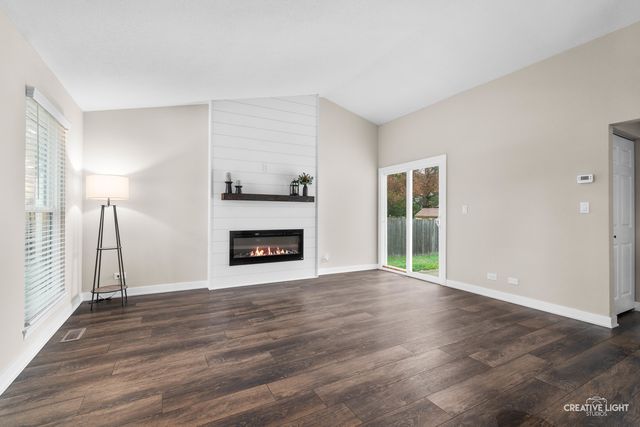 343 Danbury Drive, Naperville, IL 60565