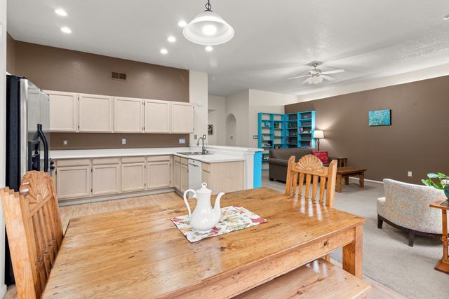 7563 Kachina Loop, Santa Fe, NM 87507