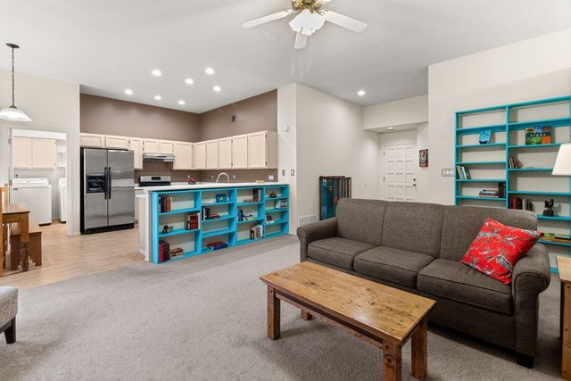 7563 Kachina Loop, Santa Fe, NM 87507